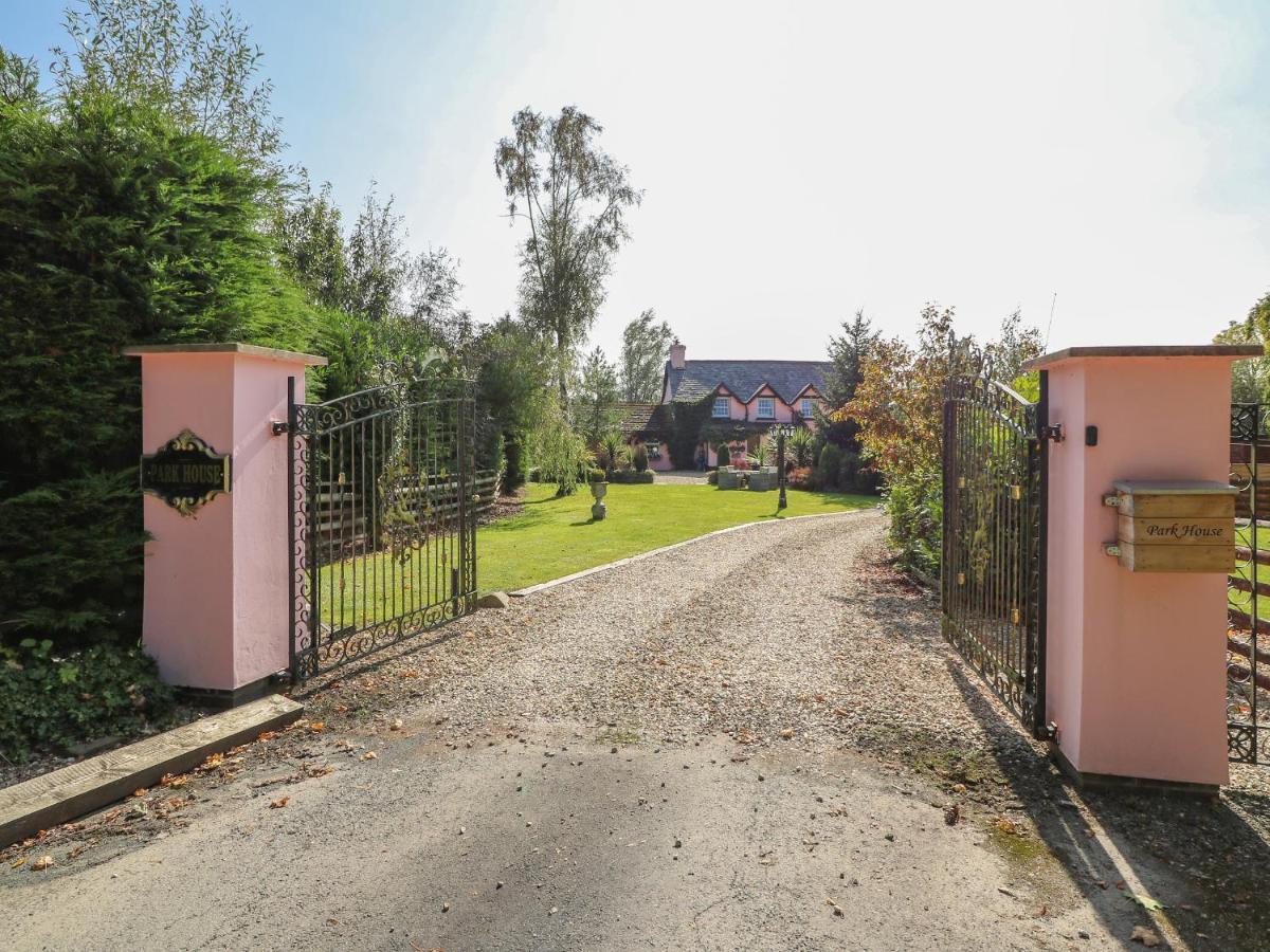 Вилла Park House Лландриндод-Уэлс Экстерьер фото